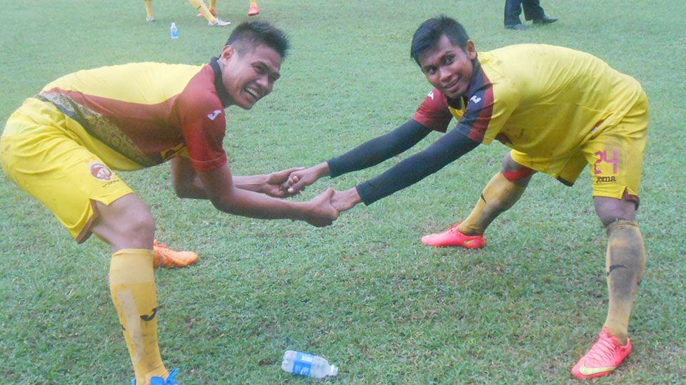 Gelandang Ichsan Kurniawan (kanan) bersama Fachrudin Aryanto saat masih berseragam Sriwijaya FC. Copyright: © Muhammad Effendi/INDOSPORT